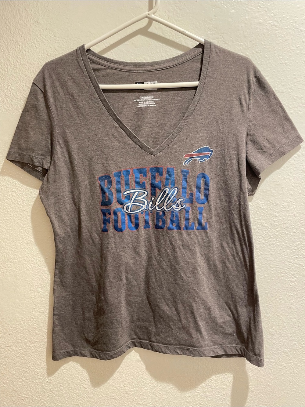 Buffalo Bills Women’s XXL V-Neck Graphic Tee Grey NFL Football Plus 2XL